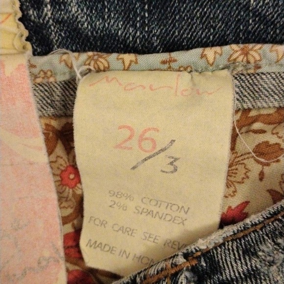 VNTG Marlow Original Blue Jeans Sz 26 3 Embellished Fancy Distress Straight Leg - Picture 13 of 16